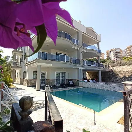 Villa Begonville Ladies Kusadasi