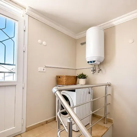 Begonville Ladies Villa *